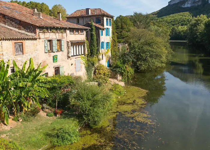 Marie Colline A La Campagne