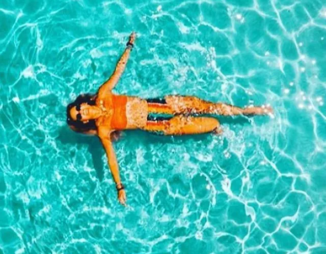 Suite Royale- Spa - Jacuzzi - Sauna - Massage - 2 Double Rooms - 4 Saisons - Piscine Chauffee Toute L'Annee - Pool View - Heated Pool -800M City Centre Nyons