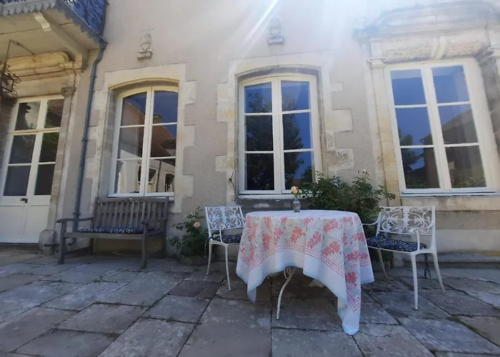Bed and Breakfast Maison Zola à Saint-Amand-Mont-Rond