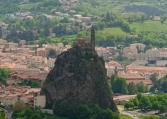 La maison des roses Le Puy-en-Velay