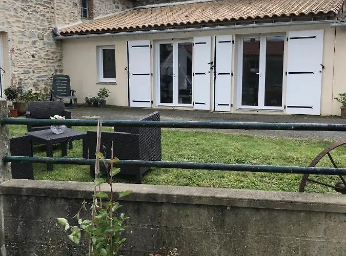 La Maison des Amis Les Essarts 