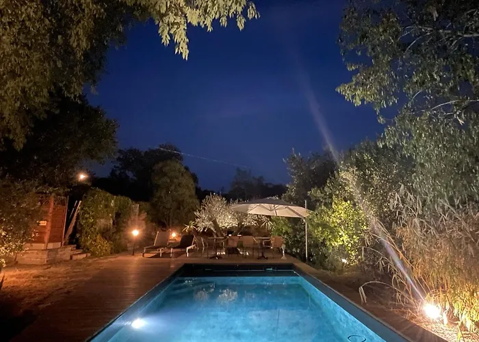 Chambre d'hôteL Amourier Chambres D Hôtes Avec Jacuzzi Pour Amoureux