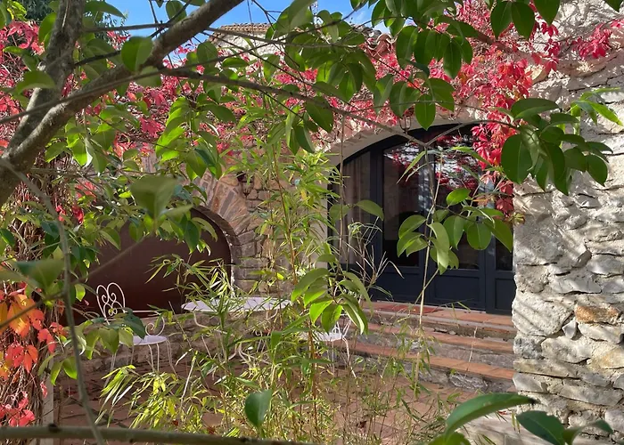 Chambre d'hôteL Amourier Chambres D Hôtes Avec Jacuzzi Pour Amoureux