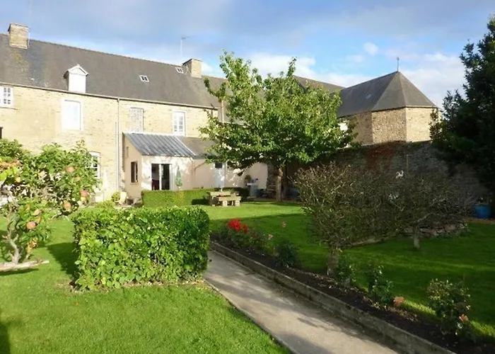 Maison D'Hotes Les Belles De Mai Pontorson