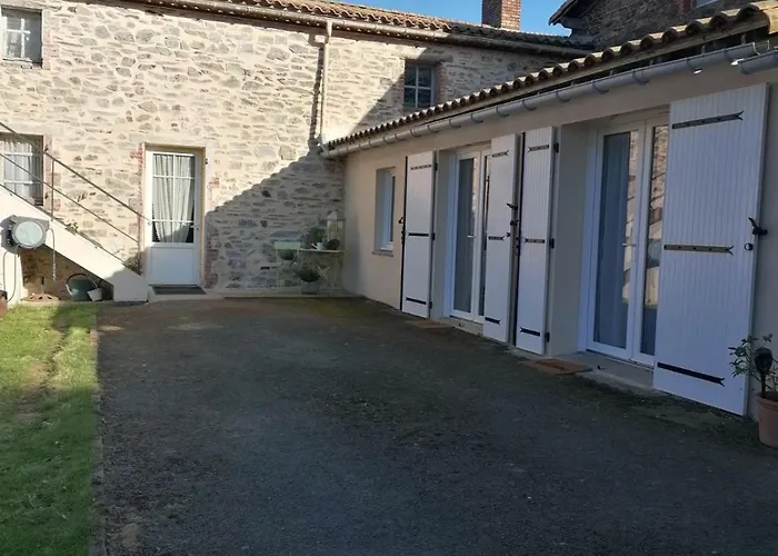 La Maison des Amis Les Essarts 