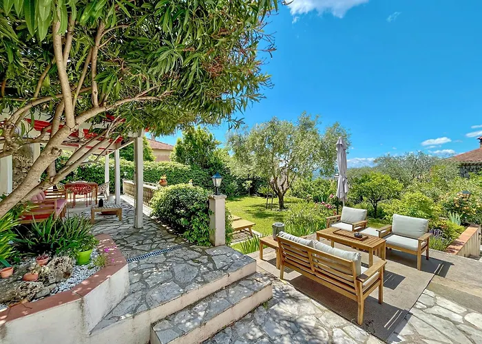 Bed and Breakfast La Thébaïde à Grasse