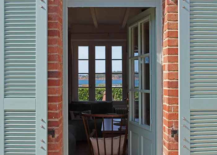 Chambres d'hôtes face à Bréhat, Maison des îles Ploubazlanec