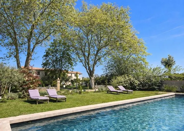 Bed and Breakfast Mas Des 2 Platanes à Arles