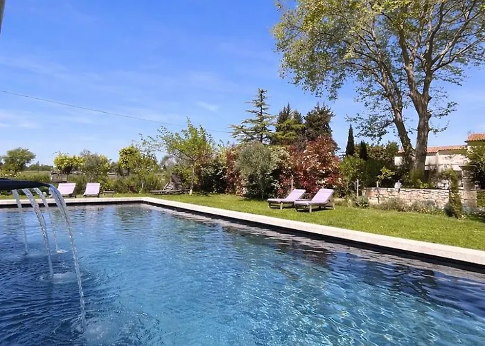 Bed and Breakfast Mas Des 2 Platanes à Arles