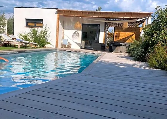 Bed and Breakfast le pool house à Nîmes