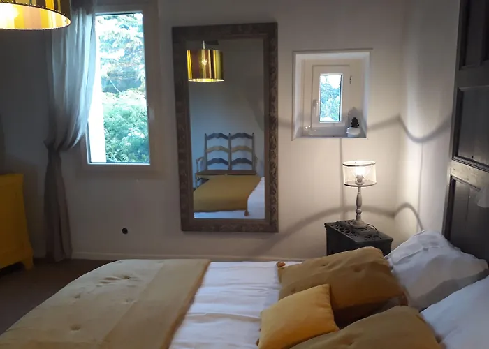 Bed and Breakfast Mas La Pomarede à Robion