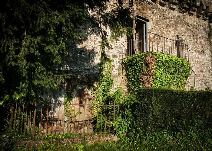 Hôtel particulier Le Mercier de Montigny -Une nuit sur les remparts- Fougères